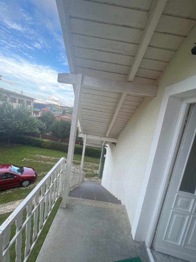 Apartamento Gabe'S Nest Urom Exterior foto